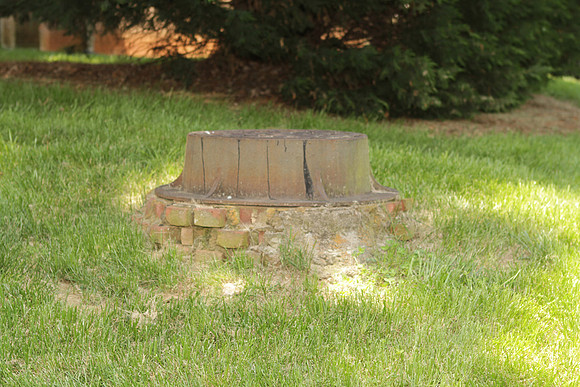 2604EH_ManholeBrickwork