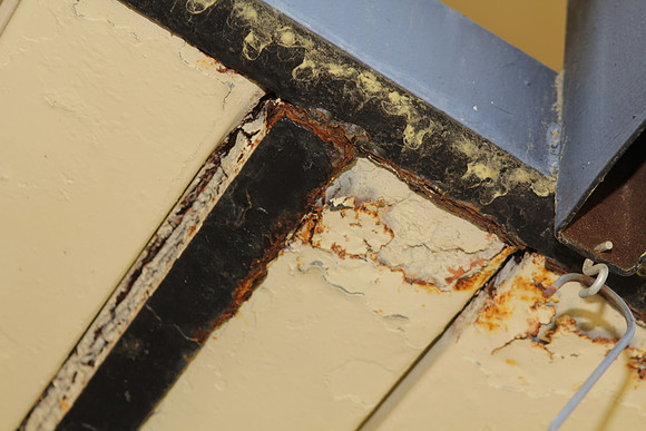 2622EH_F_RustedPorch2