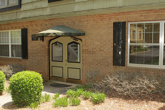 2636AD_Shutters_Bushes