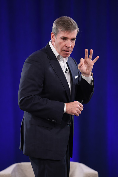 261015_TIAA_Q3_TownHall_045