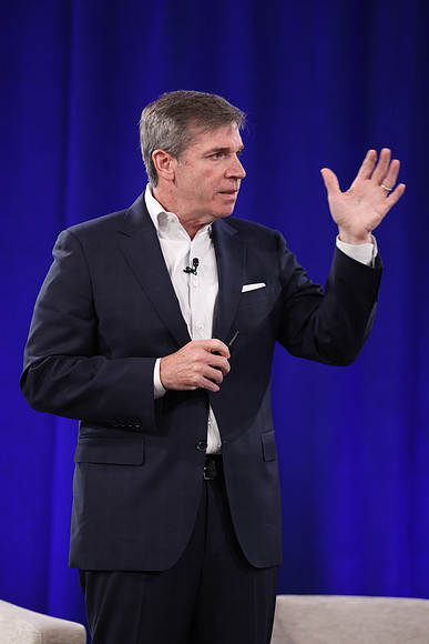 261015_TIAA_Q3_TownHall_040