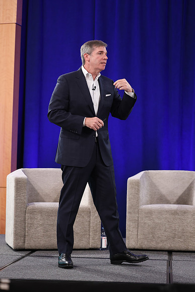 261015_TIAA_Q3_TownHall_044