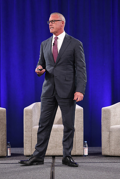 261015_TIAA_Q3_TownHall_114