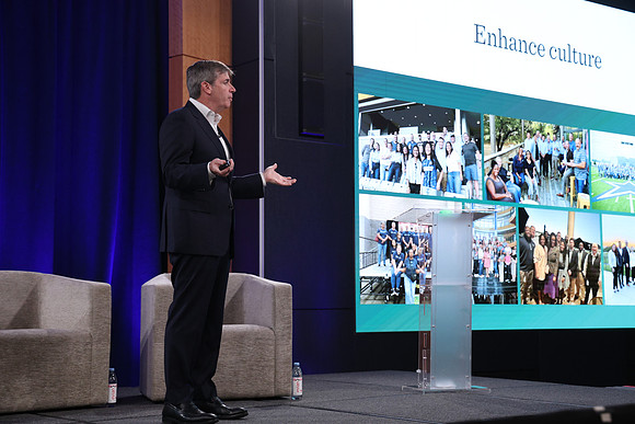 261015_TIAA_Q3_TownHall_058