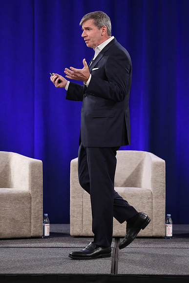 261015_TIAA_Q3_TownHall_027
