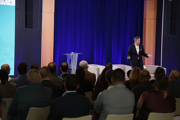 261015_TIAA_Q3_TownHall_078